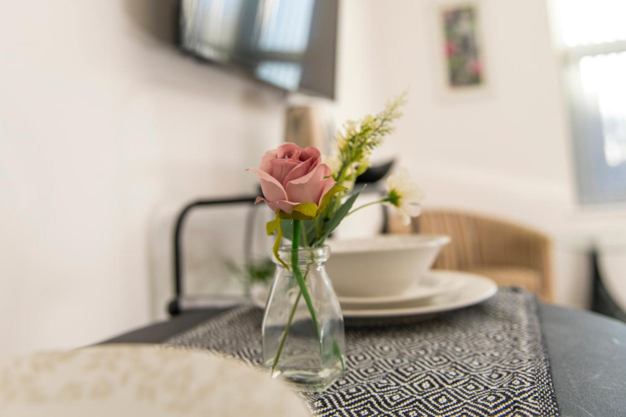프레스턴 Cozy Studio Flat For Rent 아파트 외부 사진